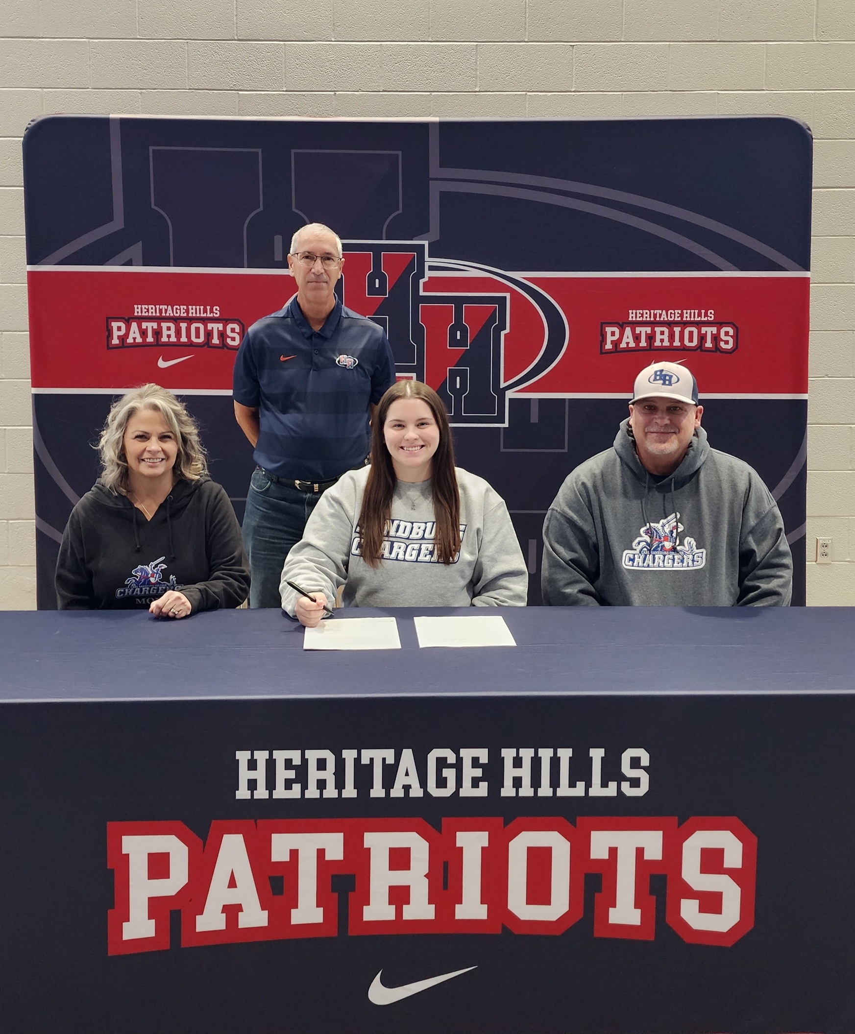 Kylie Fahnestock signs to play Golf at Carl Sandburg College